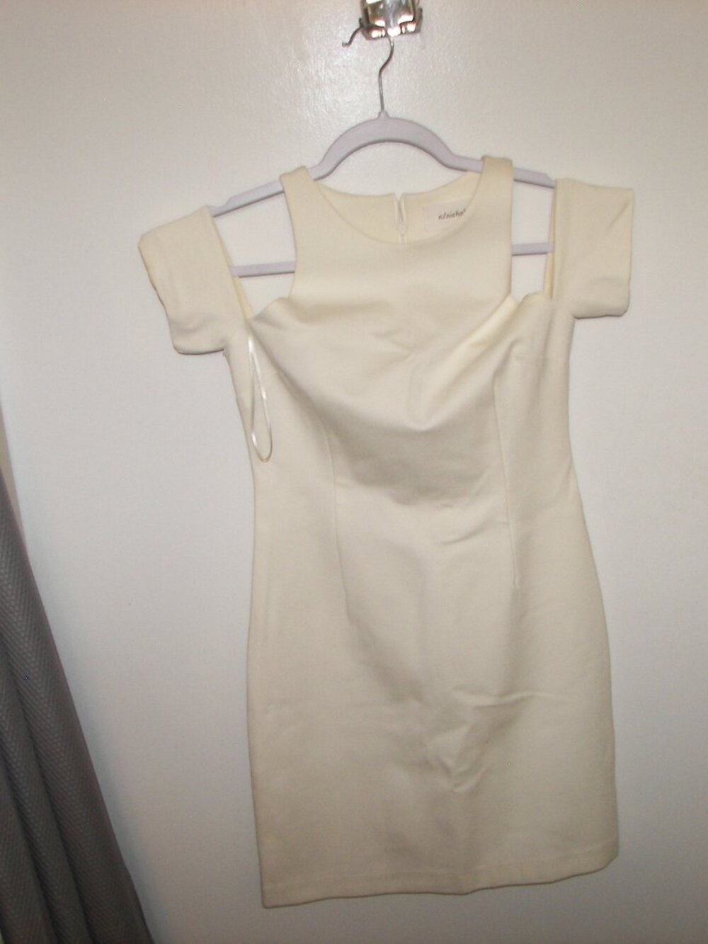N/Nicholas off shoulder sleeveless white midi shift dress size 4